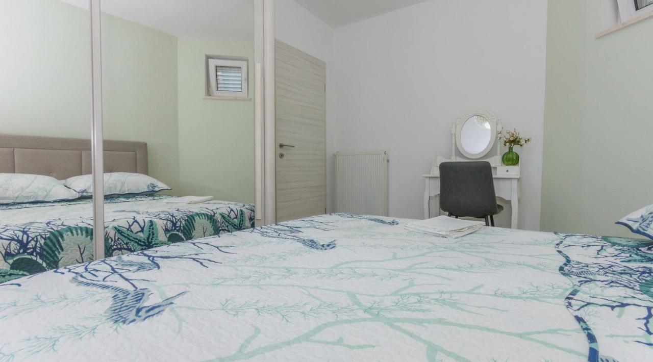 Adria Krk Apartment Крк Экстерьер фото